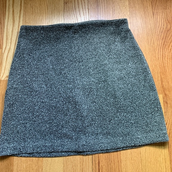 SOFT KNIT KENDALL & KYLIE SKIRT - Picture 1 of 3